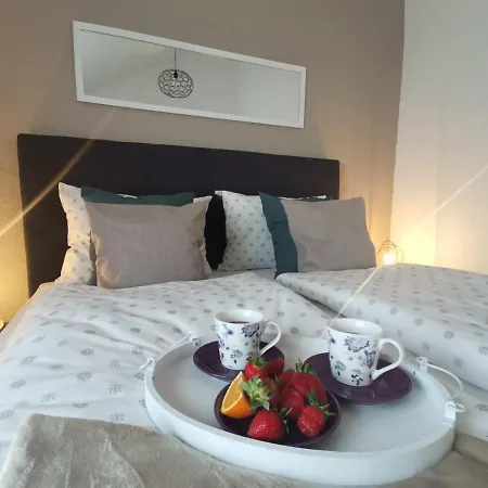 King's Cave Deluxe Apartment